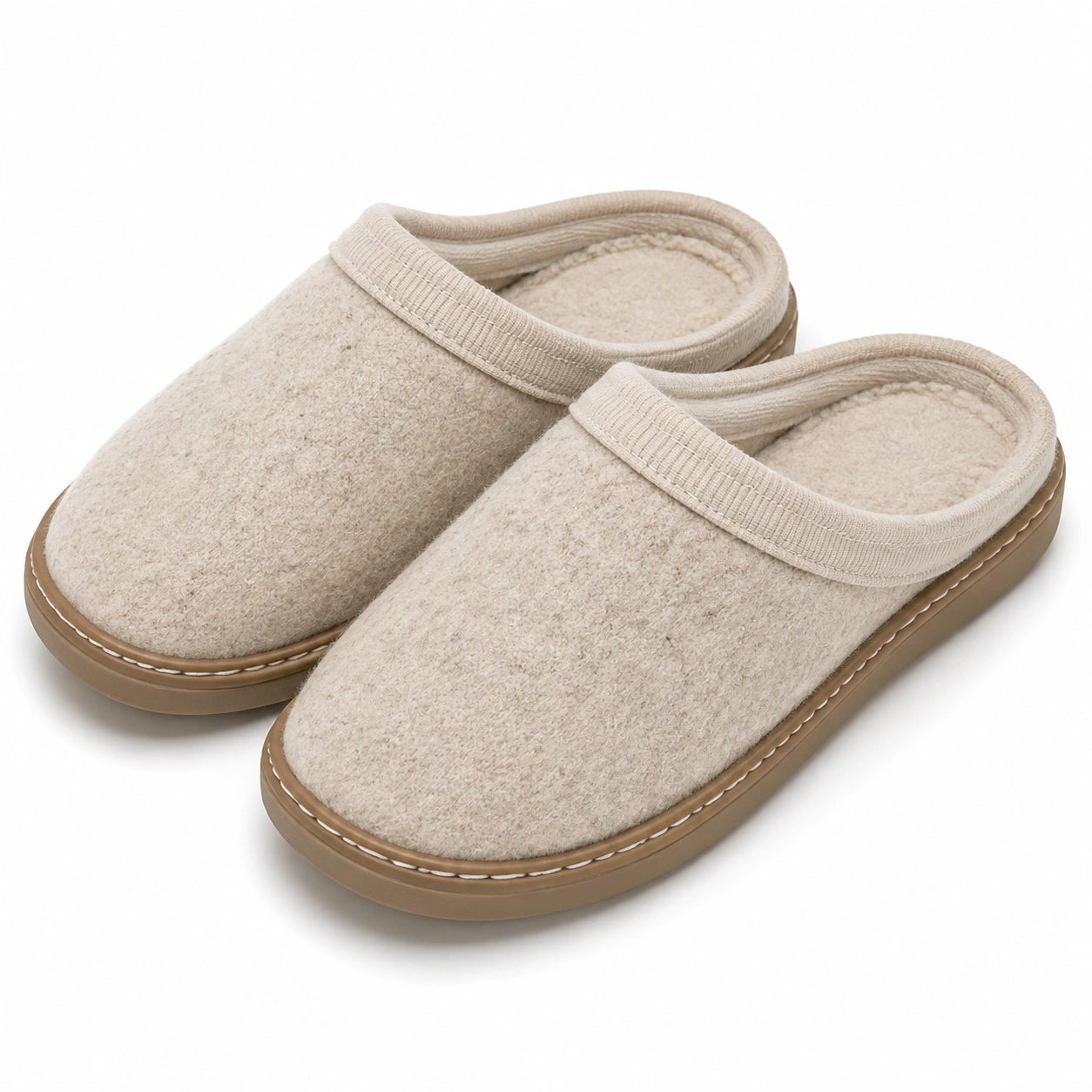 Chaussons 42/43 beiges en textile duveteux à enfiler pour intérieur