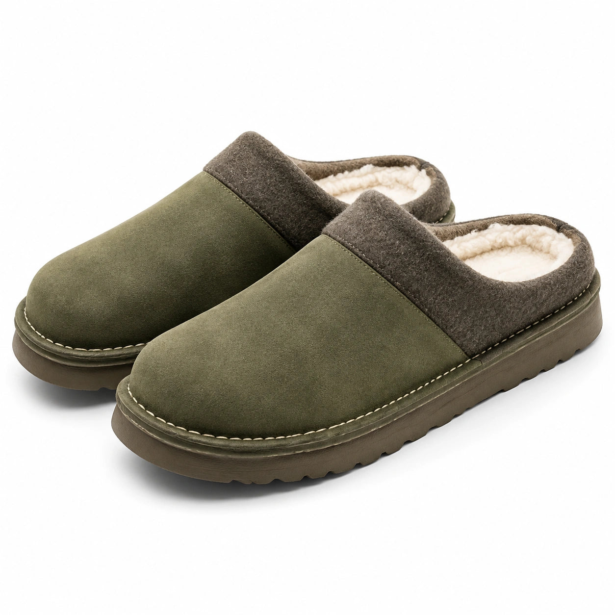 Chaussons 42/43 en suédine vert kaki doublés pour intérieur