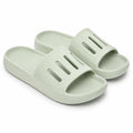 Claquettes 38/39 en mousse synthétique vert pâle à semelle texturée pour piscine et maison