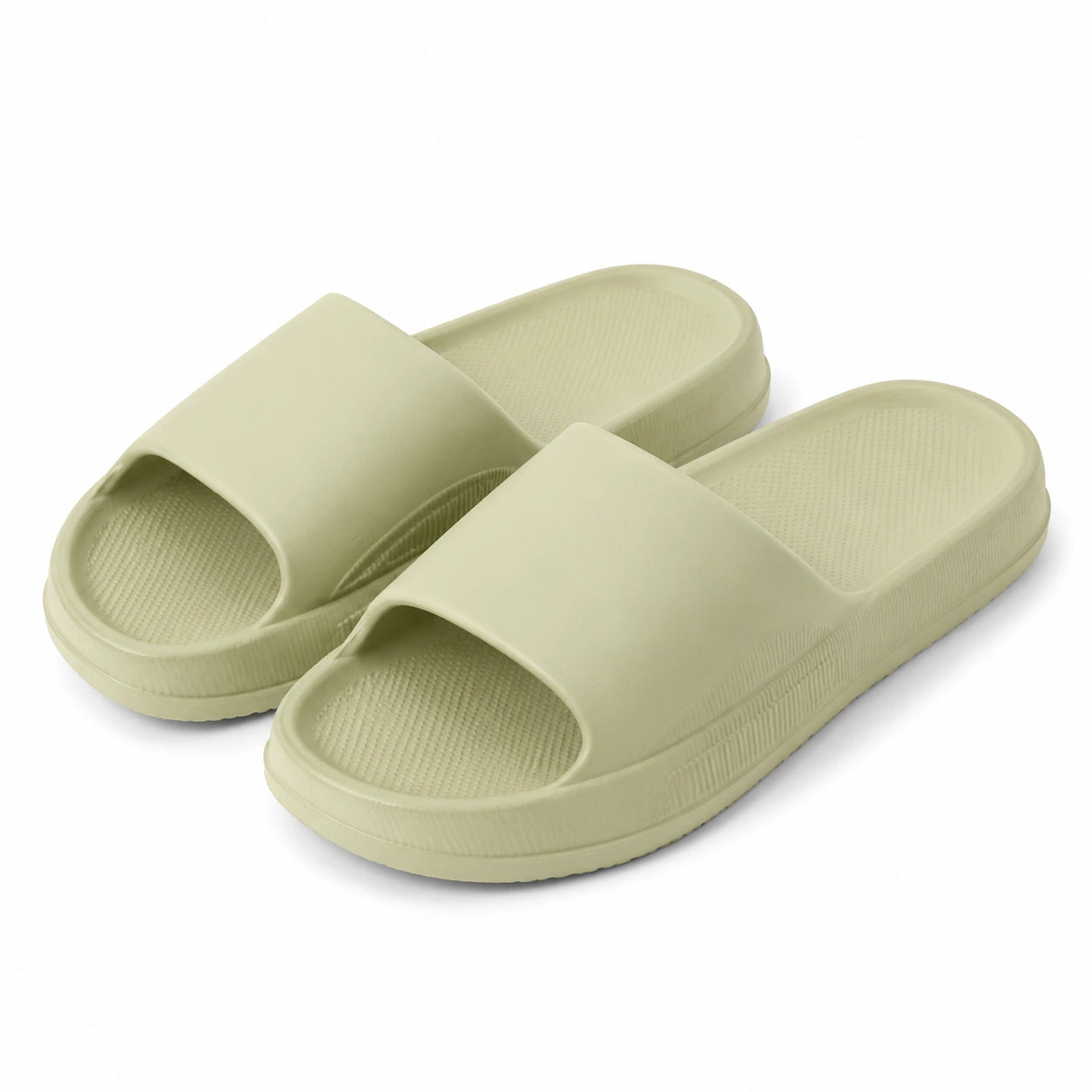 Claquettes 42/43 en mousse vert pâle à enfiler pour usage quotidien